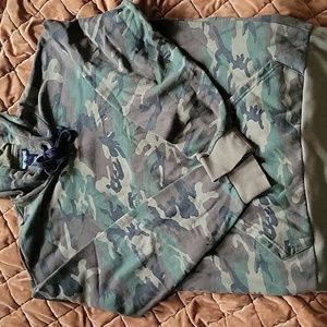 Hot topic camo hoodie